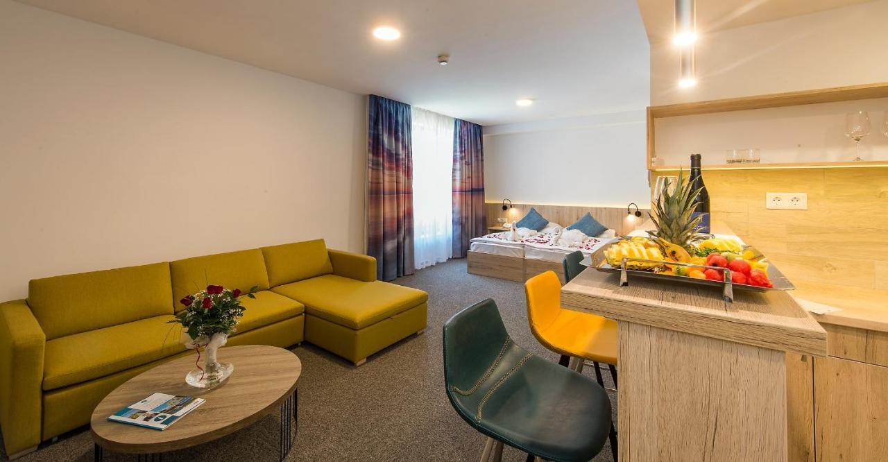 Akademia Hotel بالاتونفوريد المظهر الخارجي الصورة